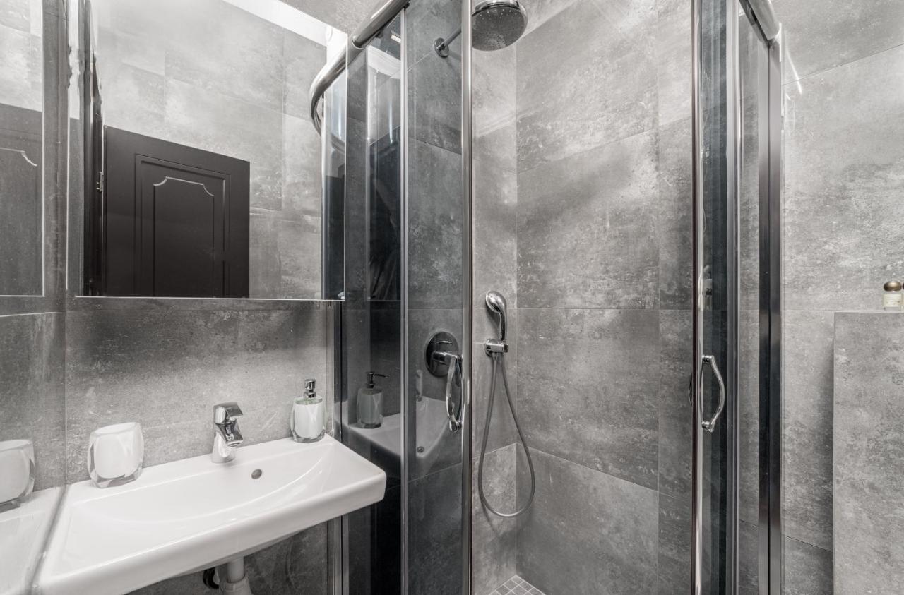 Apart Hotel D'Monica Odesa Exterior photo